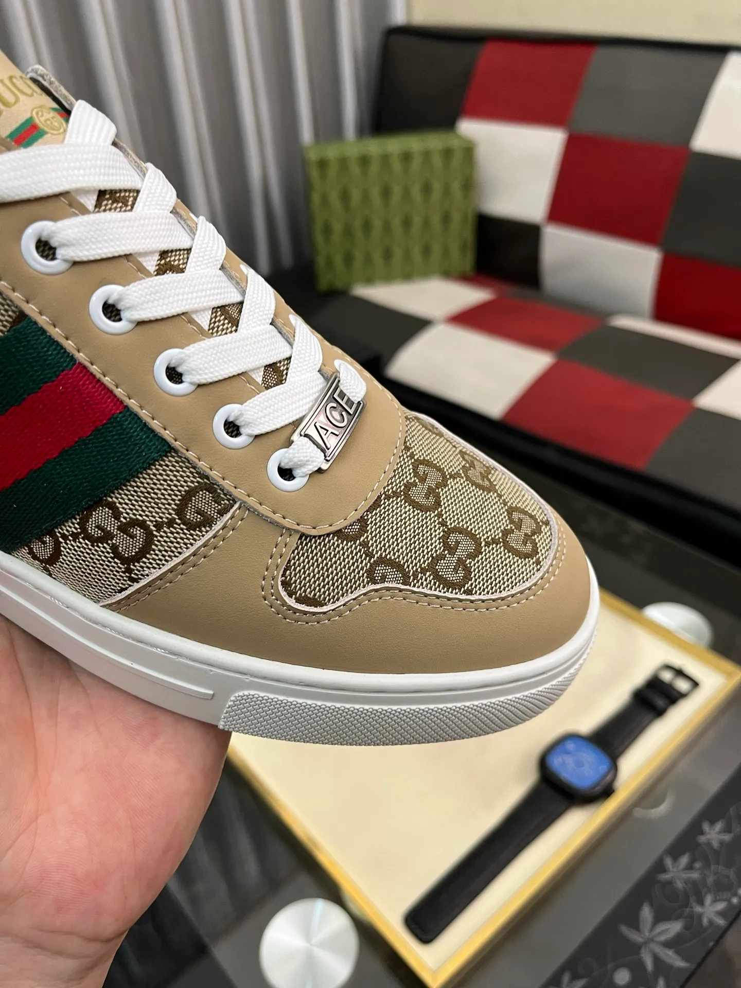 Men's Men's Shoes💰440⌚️⌚️【GUCCI】Gucci men's latest white shoe series casual shoes! The official website is built 1:1. Upper: Made of imported cowhide, with electric embroidery ➕Inner lining: Made of high-quality first-layer pigskin, soft and comfortable. Picky material selection and exquisite workmanship give you the best enjoyment. Size: 38-44 yards, 3️⃣ colors available.